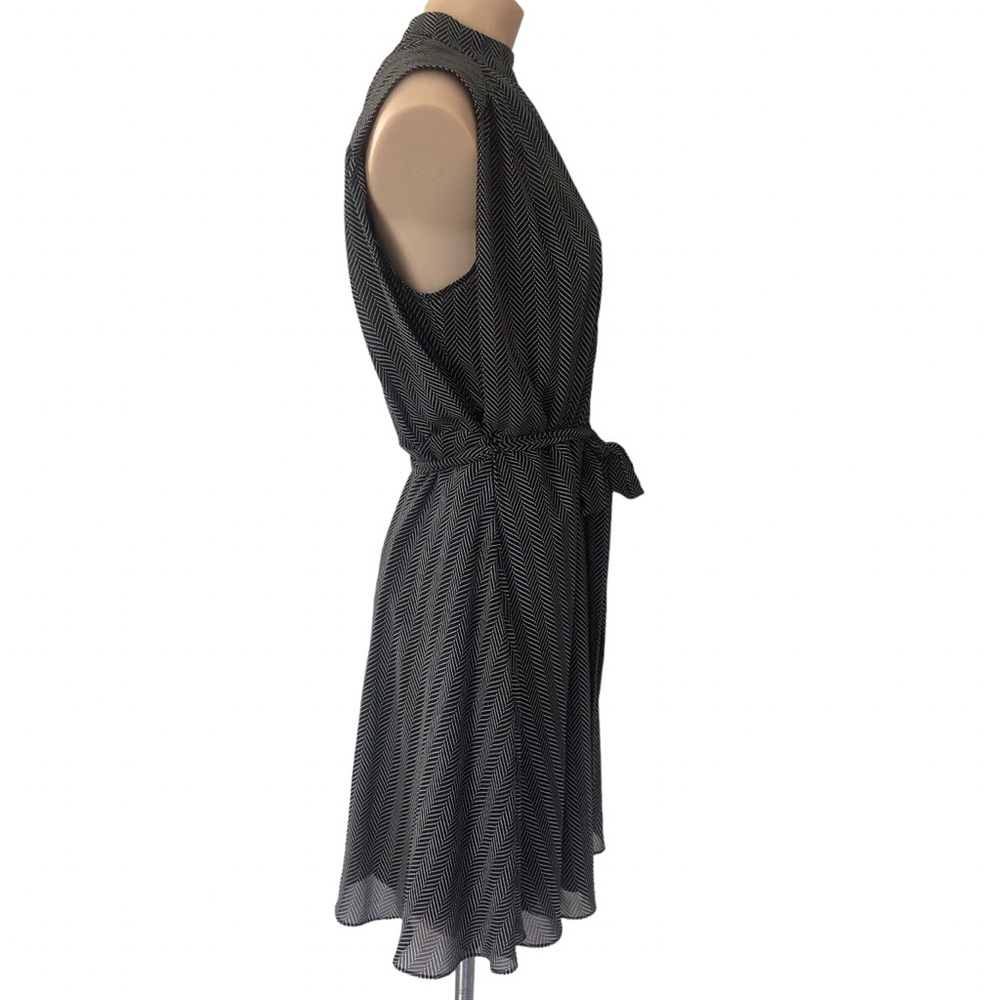 🌿 PORTMANS 🌿 New with tags sleeveless fit and flare dress with belt size 12 - Picture 3 of 10